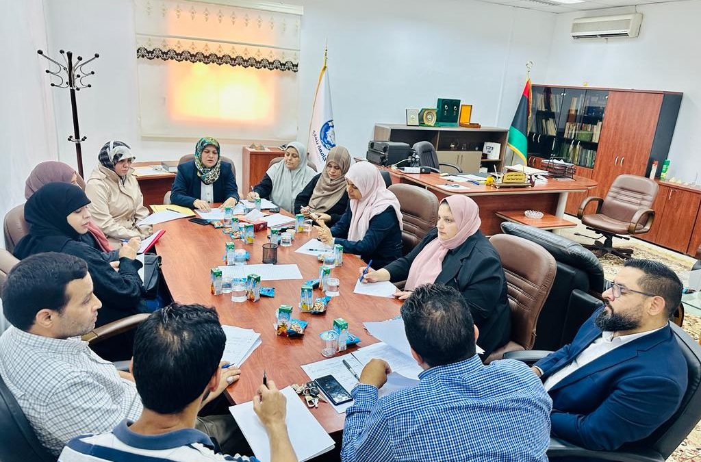 📌 لجنة الاعتماد المؤسسي لكلية الصحة العامة تعقد اجتماعها الأول