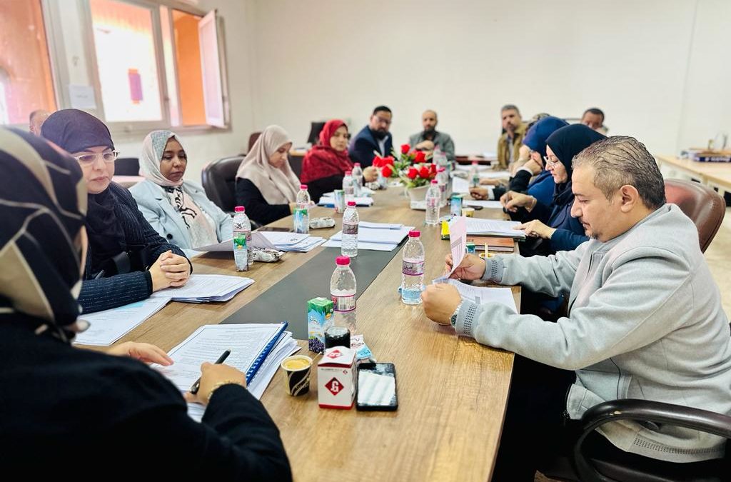 مجلس كلية الصحة العامة يعقد اجتماعًا  مهمًا