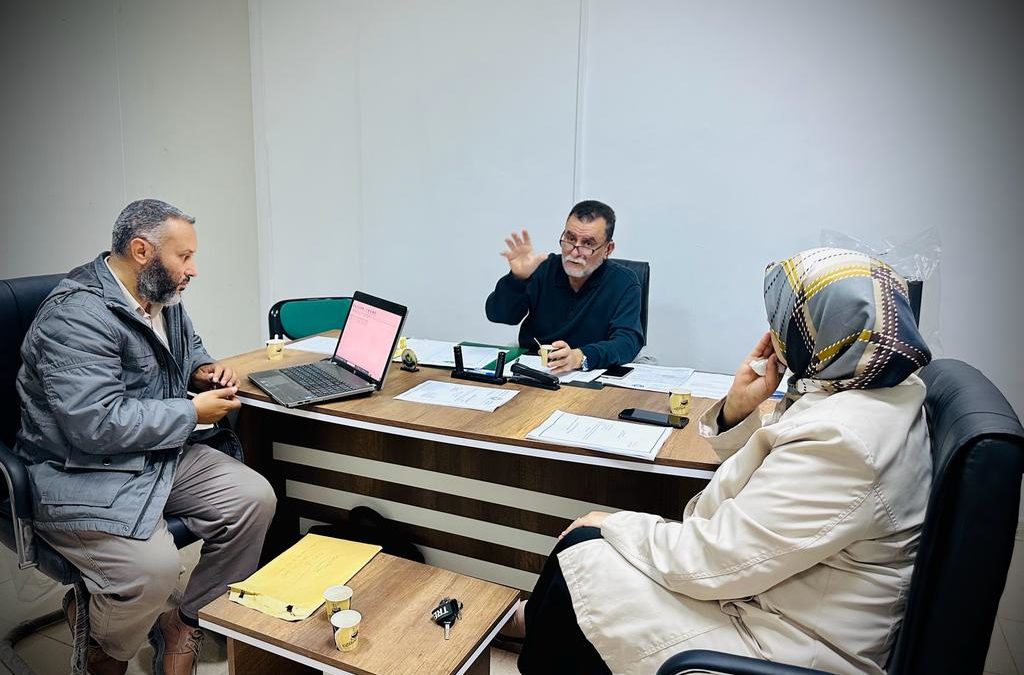 “الاجتماع الثاني لهيئة تحرير المجلة الليبية لتطبيقات الصحة العامة يناقش تطوير الشعار والموقع