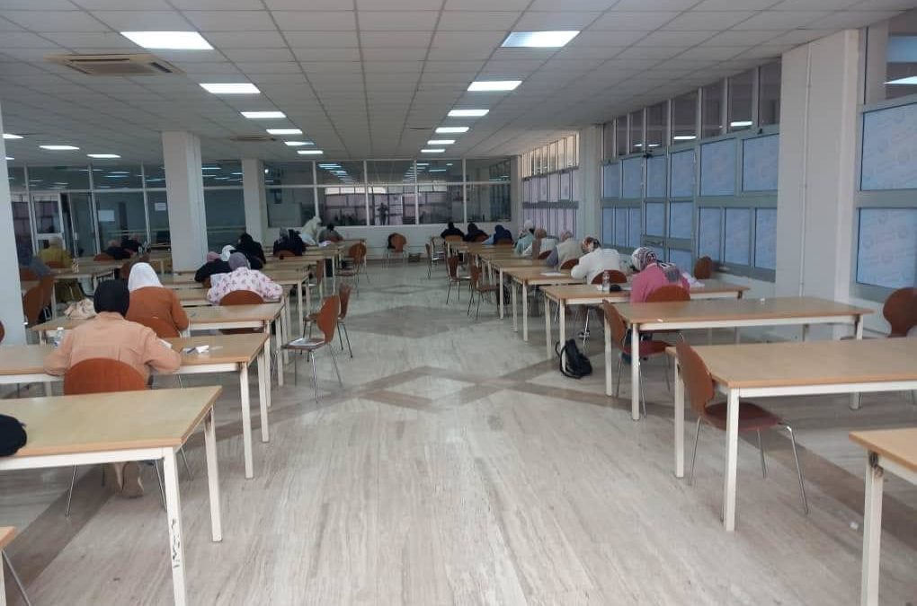كلية الصحة العامة تختتم الامتحانات النهائية