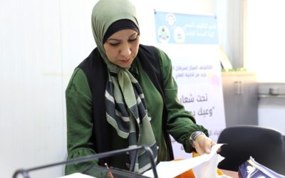 رئيس قسم الجودة بكلية الصحة العامة يزور الأقسام العلمية لتسليم أدلة الاعتماد المؤسسي