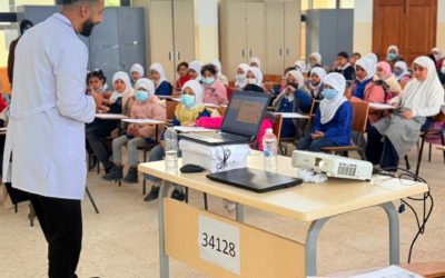 كلية الصحة العامة تطلق حملة توعوية صحية لطلاب المدارس