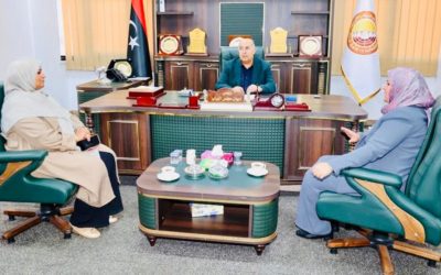 كلية الصحة العامة تكرّم رئيس ديوان مجلس النواب تقديرًا لدعمه للمؤتمر العلمي بكلية الصحة العامة