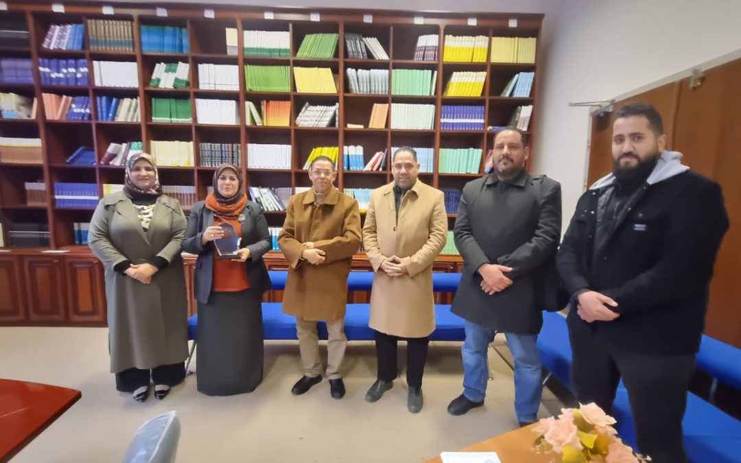 توقيع مذكرة تفاهم أكاديمية بين كلية الصحة العامة بجامعة بنغازي وكلية العلوم الصحية بجامعة عمر المختار